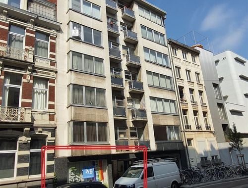                                         Bureaux à louer à Gent, € 750
