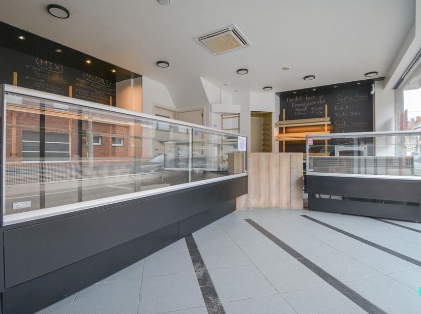 Bien professionnel à vendre
                    à 8890 Moorslede