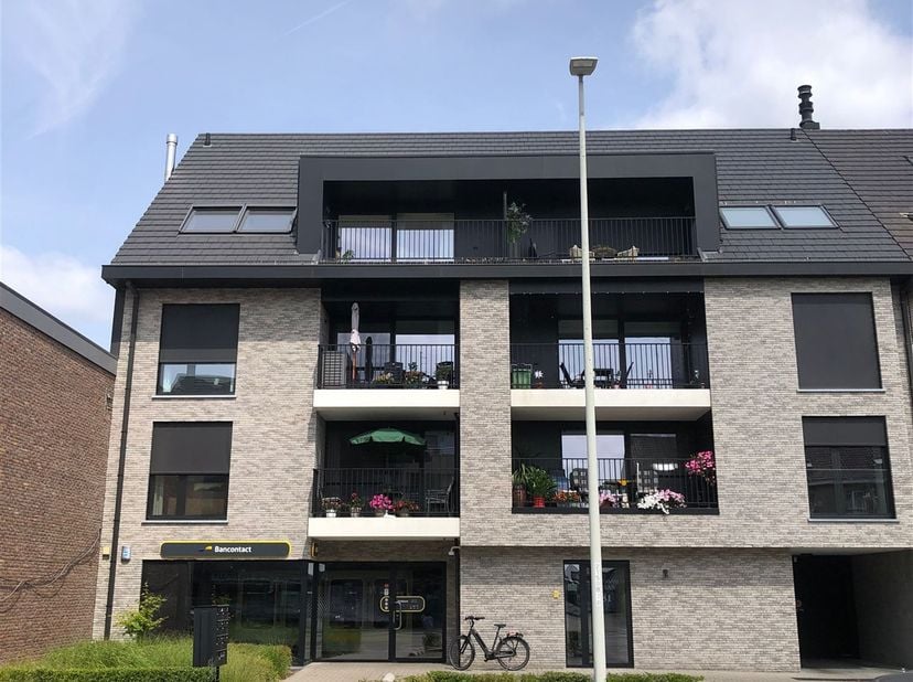 Volledig afgewerkt appartement te huur in het centrum van Lochristi.<br />
Dit appartement bevindt zich in Residentie César, een kleinschalige en gez