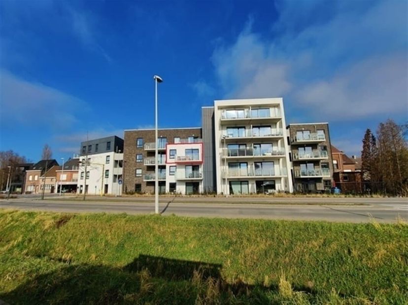 Bien professionnel à vendre
                    à 2850 Boom