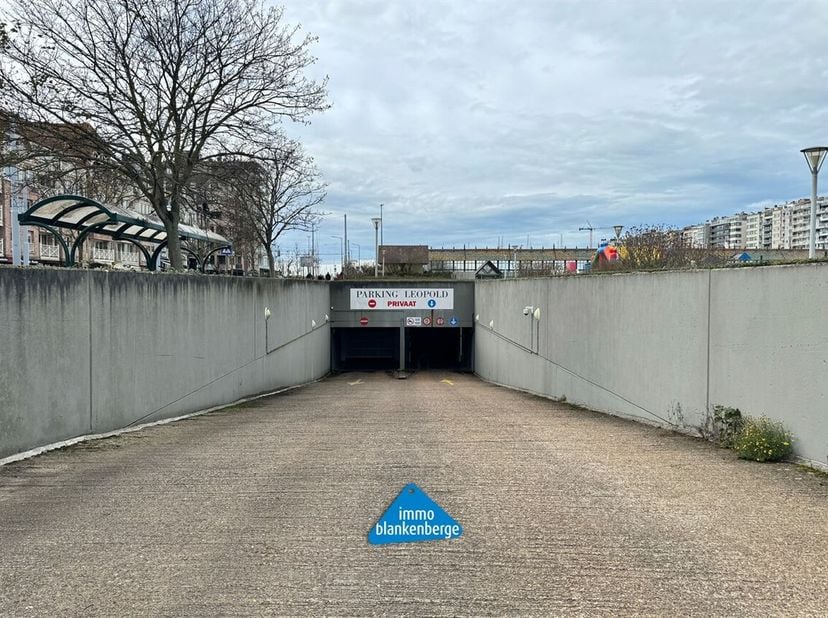 Garage à vendre
                    à 8370 Blankenberge