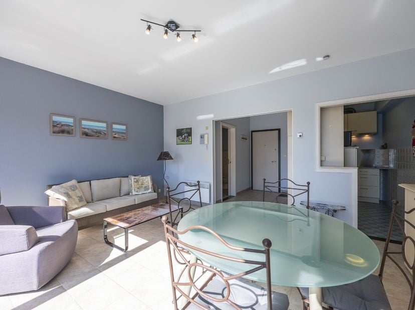 Welkom in deze prachtige&amp;nbsp;lichtrijke studio in residentie Amazone, ideaal gelegen op slechts 50 meter van het strand.<br />
Hier woon je niet alle