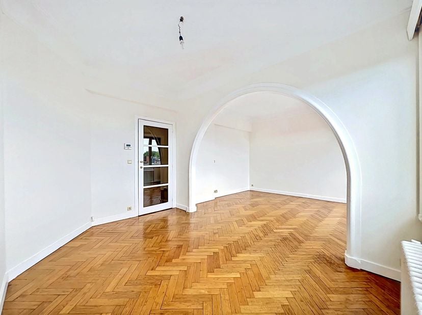 Gepresenteerd door Carla Rodriguez : 0494 07 97 54 / carla.rodriguez@victoire.be<br />
Victoire junot biedt een licht appartement met twee slaapkamers