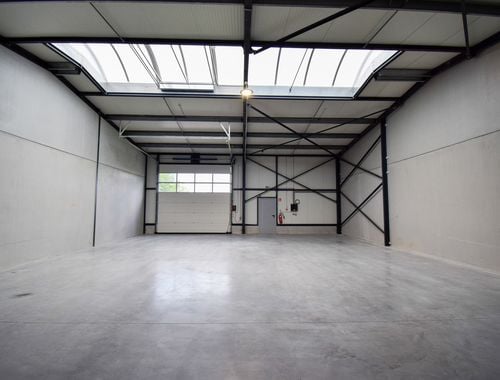                                         Bedrijfsgebouw te koop in Ingooigem, € 232.320
