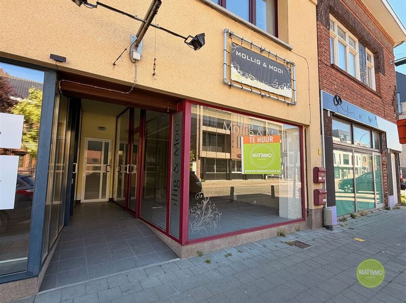 Commerciële toplocatie in het centrum van Mol  ideaal voor uw onderneming<br />
Ontdek deze aantrekkelijke commerciële ruimte, centraal gelegen in het