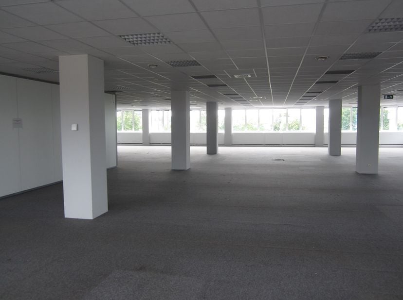 Bedrijfsvastgoed te huur in Verlorenbroodstraat 120,
                    9820 Merelbeke