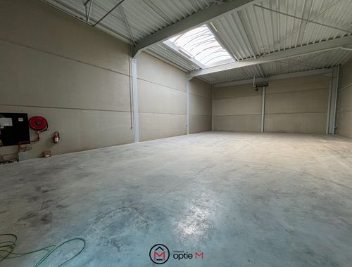                                         Entrepôt à louer à Hasselt, € 1.650
