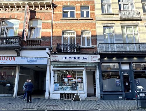                                         Rez-de-chaussée commercial à vendre à Uccle, € 199.000
