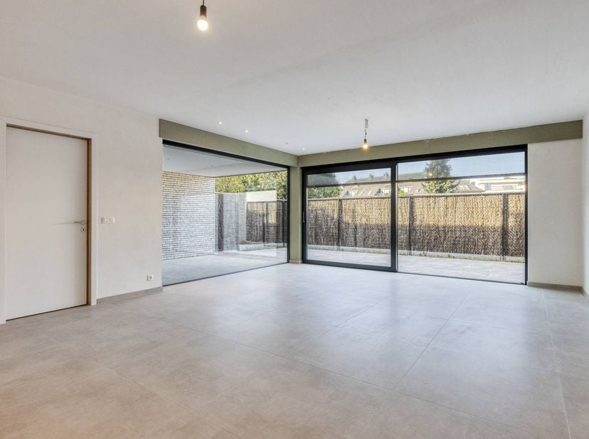 Appartement te koop in Vennestraat 13 bus 0.1,
                    8790 Waregem