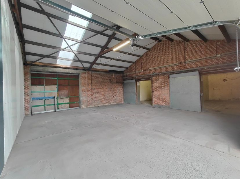 Bedrijfsvastgoed te huur in Veldstraat 2,
                    8740 Pittem