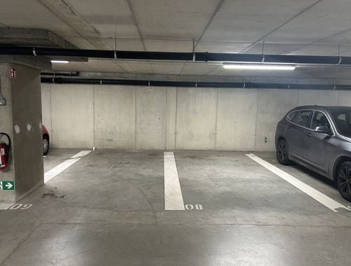                                         Staanplaats te koop in Brussel, € 30.000

