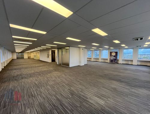                                         Bureaux à louer à Gent, € 5.333

