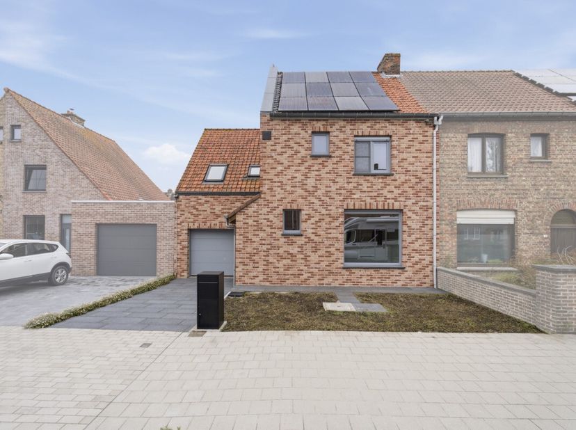 Huis te koop in Brugse Steenweg 116,
                    8630 Veurne