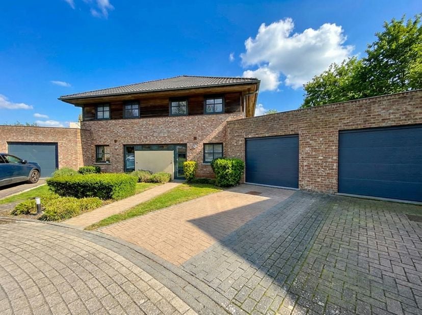 Huis te koop in ,
                    7711 Dottenijs