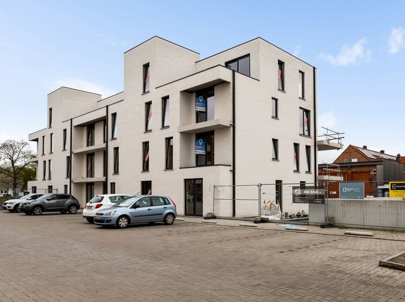 Appartement te koop in Crevestraat 35,
                    9180 Moerbeke