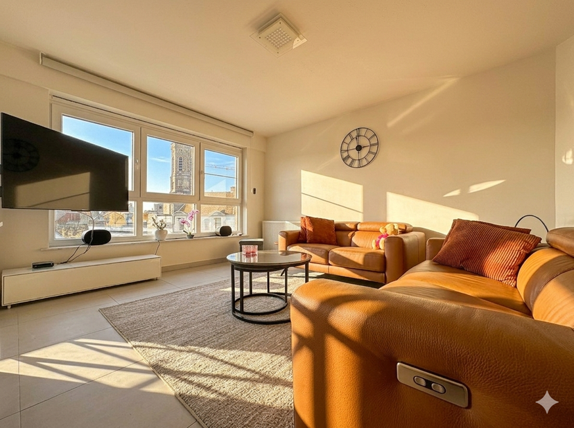 Exclusief wonen: luxueus 3-slaapkamer appartement in centrum Oostende<br />
Bent u op zoek naar een unieke woonervaring aan de Belgische kust? Dit rui