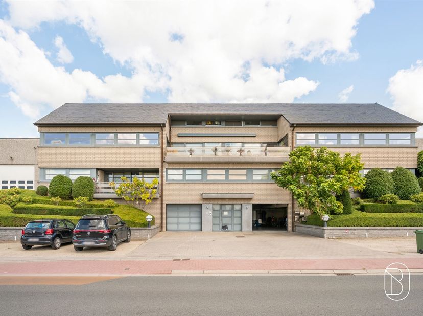 Appartement te koop in Kerkstraat 65,
                    9890 Dikkelvenne