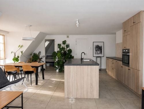                                         Appartement te huur in De Pinte, € 1.200

