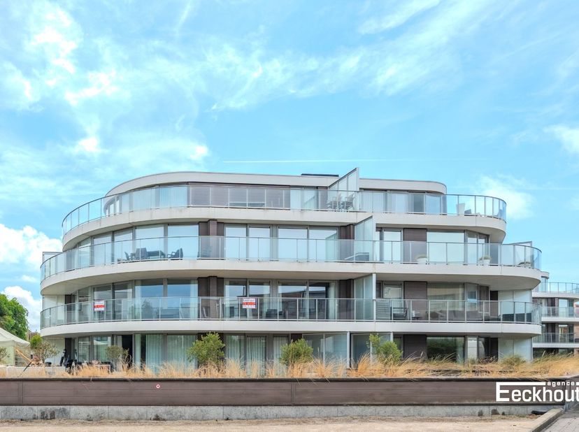 Dit stijlvol afgewerkt appartement bevindt zich in de jonge residentie Odyssea II-III (bouwjaar 2012), die zich op enkele passen van het strand bevind
