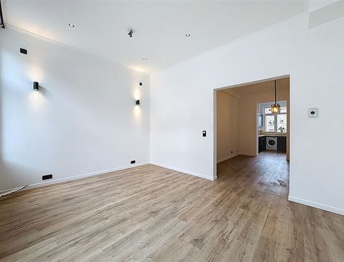                                         Duplex à louer à Woluwe-Saint-Lambert, € 1.500

