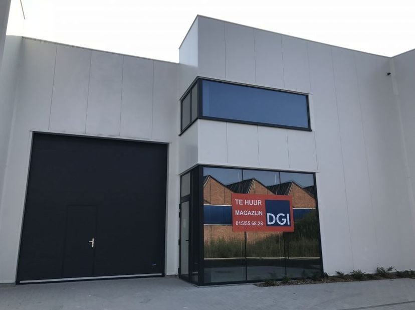 Magazijnunit in het nieuwbouw KMO-Project ''De Motte''.<br />
<br />
--------<br />
niet opsplitsbaar<br />
<br />
te huur - kantoor (1 unit, 1 m²) -