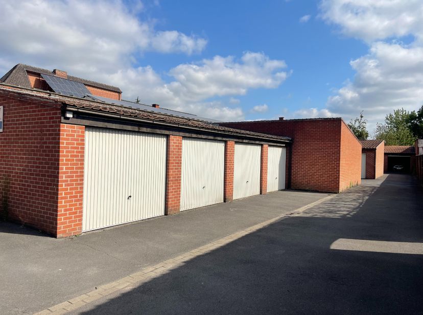 Garage à vendre
                    à 8800 Roeselare