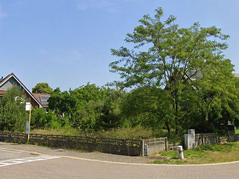 TE KOOP: Bouwgrond van 4a90ca te Lommel! <br />
Deze bouwgrond voor open bebouwing is rustig gelegen in de Nijshoek te Lommel. Met een perceeloppervla