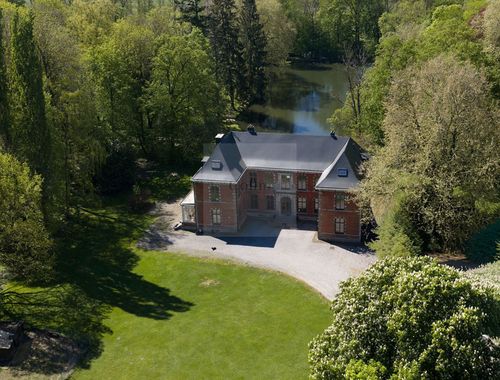                                         Villa à vendre à Fayt-lez-Manage, € 1.150.000

