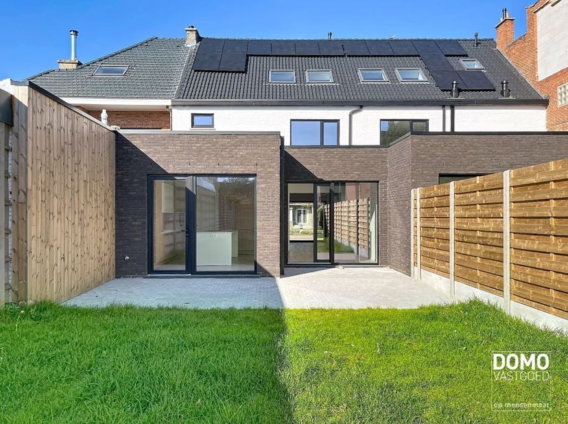 Huis te koop in Diestersteenweg 117,
                    3510 Kermt