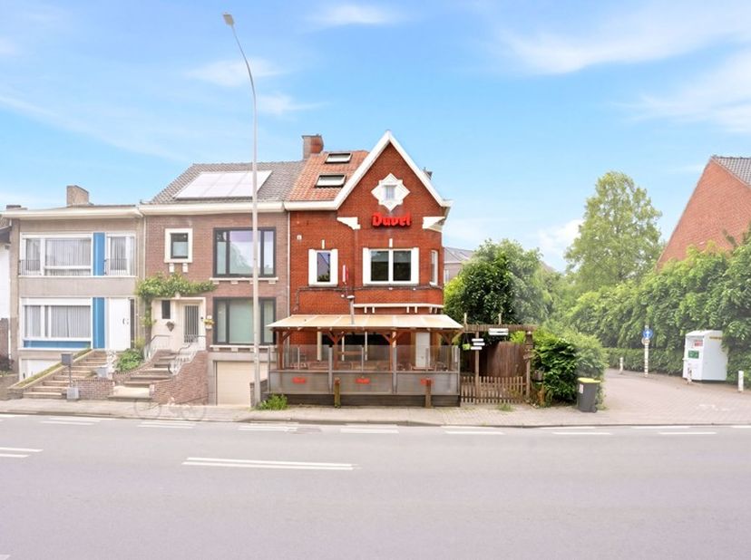 Bien professionnel à vendre
                    à 8700 Tielt