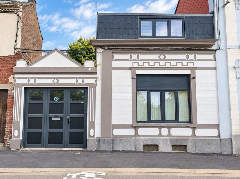 Maison à vendre à ,
                    6020 Dampremy