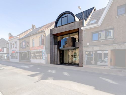                                         Commerce à louer à Meulebeke, € 825
