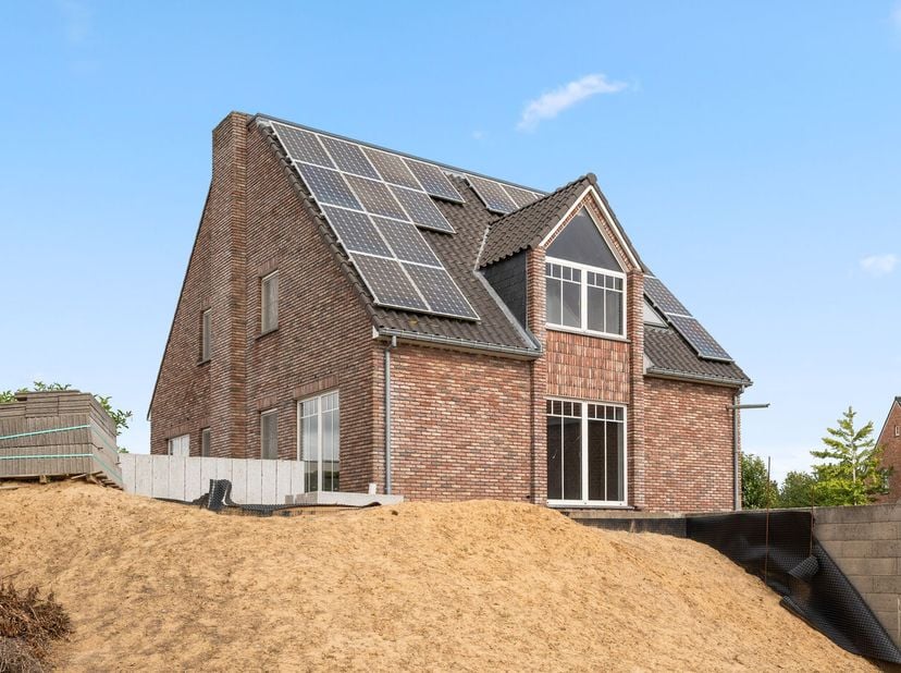 Huis te koop in Broedersblok 10,
                    3300 Tienen