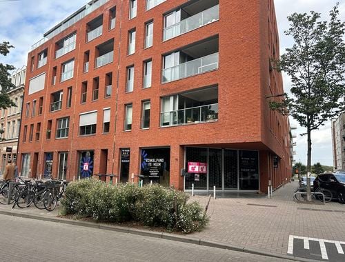                                         Handelszaak te huur in Antwerpen, € 15.000
