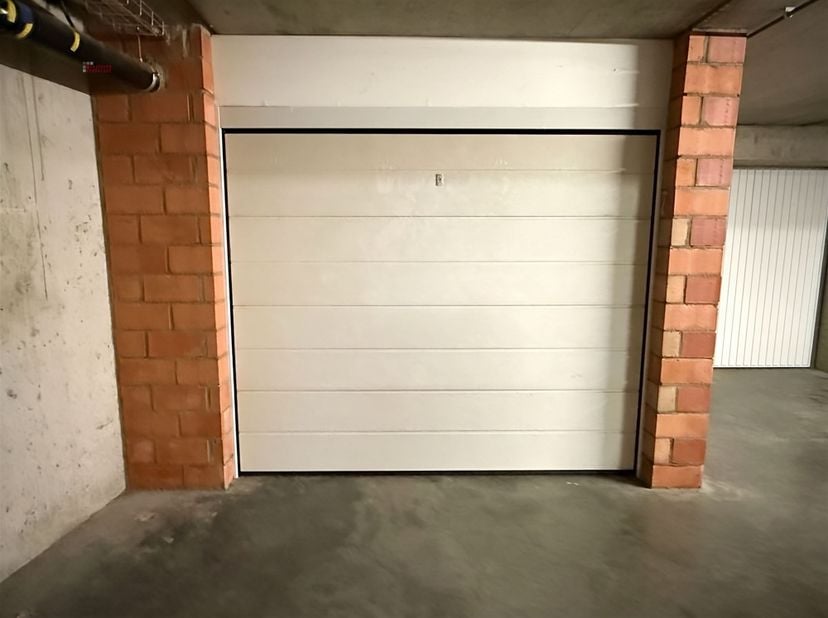Garage à vendre
                    à 8470 Gistel