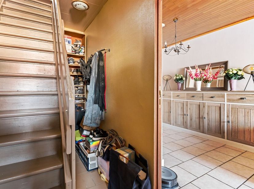 Charmante woning met 2 slaapkamers en terras!<br />
Ligging: Deze charmante woning bevindt zich in Deurne-zuid, op wandelafstand van scholen, winkels