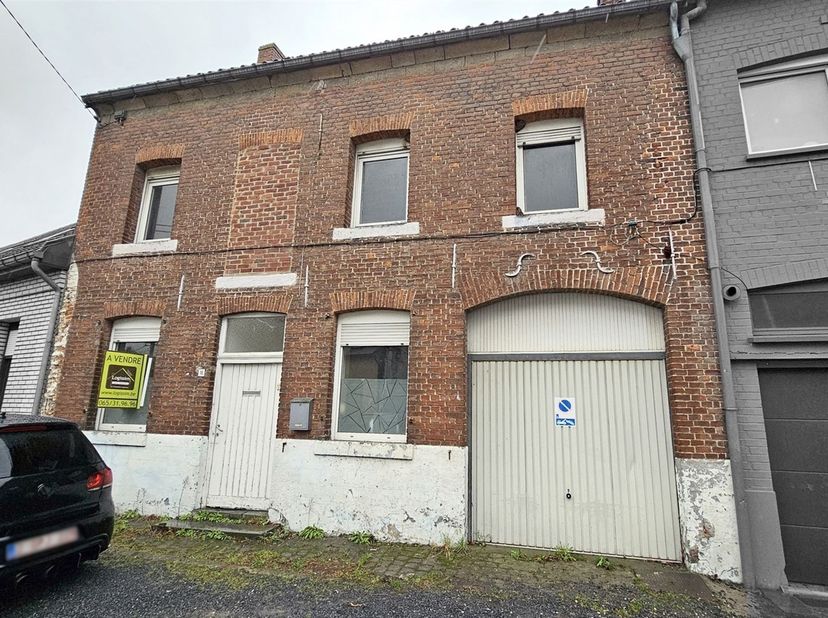 SOUS OPTION - PLUS DE VISITE - Prix: Offre à partir de 135.000 euros, frais d'agence non inclus et à charge de l'acquéreur.<br />
<br />
Grande mais