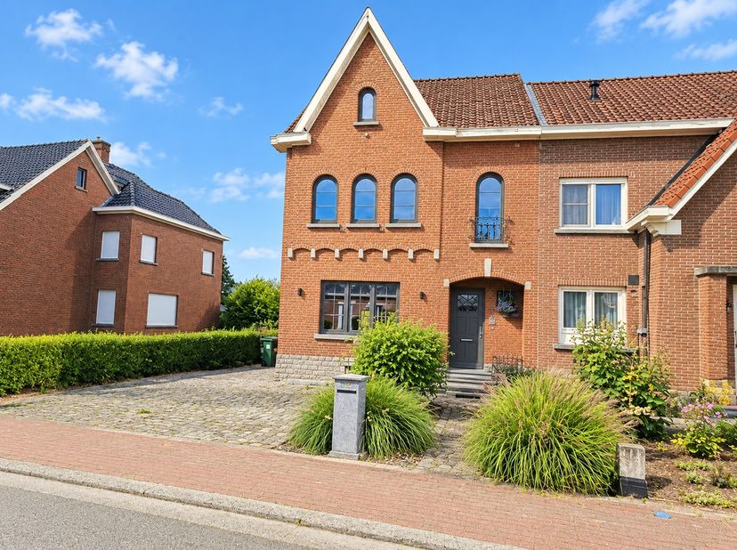Huis te koop in ,
                    9500 Moerbeke