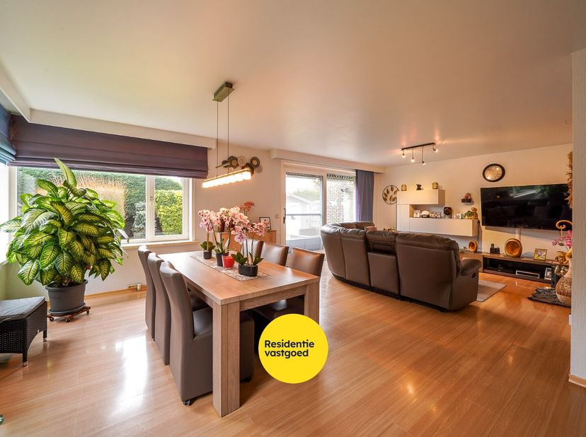 In een aangename en rustige woonwijk van Oostende bevindt zich deze alleenstaande woning die comfort, privacy en een uitstekende ligging perfect combi