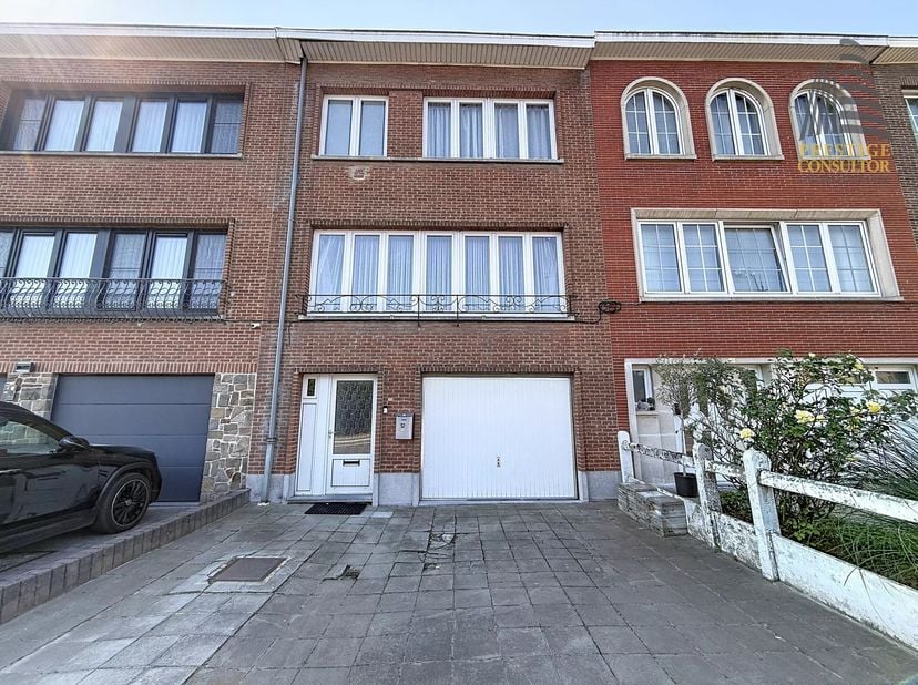 DILBEEK - REF: 87195271 - CHARMANTE MAISON BEL-ETAGE 3 CHAMBRES AVEC JARDIN + GARAGE !<br />
Nous vous proposons à la vente cette charmante maison bel