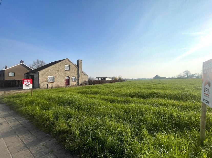 Rustig gelegen bouwgrond met prachtige vergezichten gelegen te Dadizele.Deze bouwgrond is gelegen in een uiterst rustige en groen omgeving, ideaal voo
