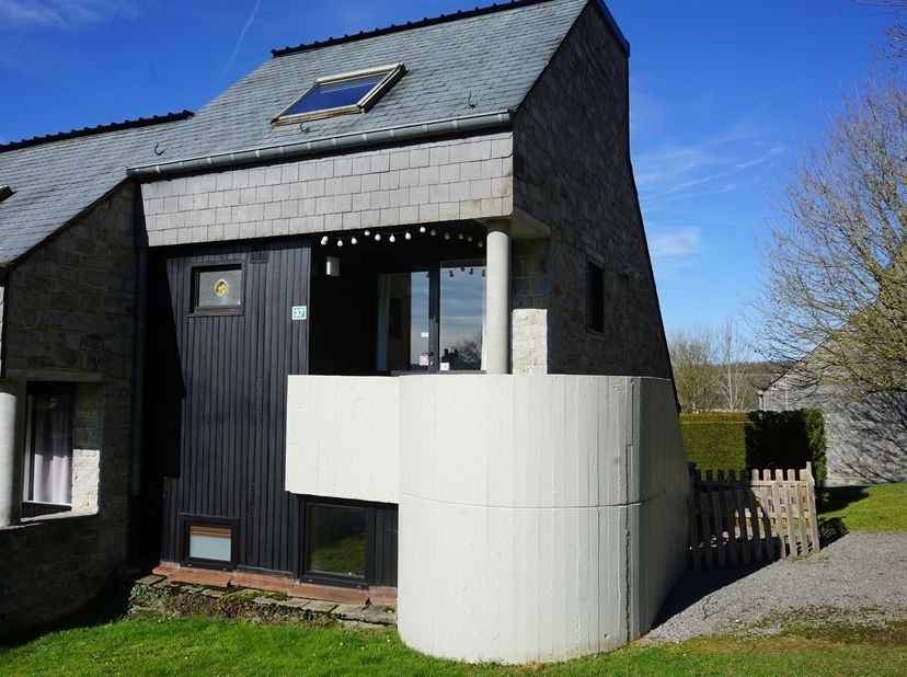 Appartement duplex meublé à vendre dans la copropriété de l'Espinette.<br />
<br />
Profitez du calme, de l'espace et de la nature dans cette confor