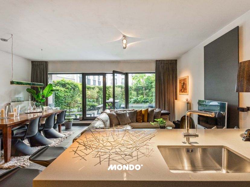 Appartement au rez-de-chaussée prêt à emménager avec terrasse et garage privé en plein cœur d'Anvers!