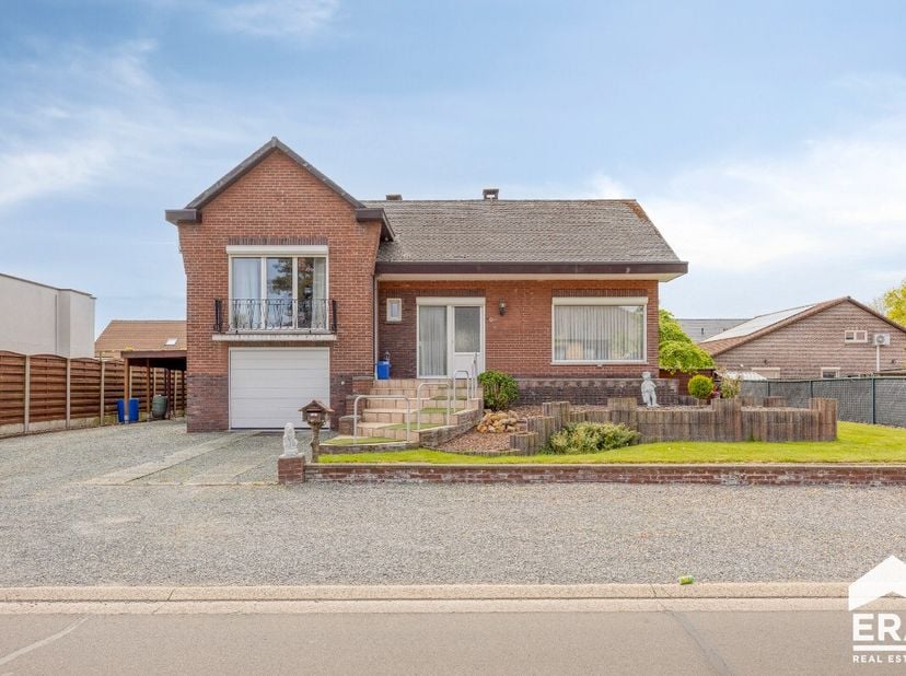 [[ DIT PAND NEEMT DEEL AAN DE ERA OPEN HUIZEN DAG OP 13/6 VAN 14:30 TOT 15:30 ]] Lichtrijke gezinswoning op 653m² te koop in Lommel! Lommel-Centrum: C