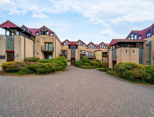                                         Appartement te koop in Linkebeek, € 450.000
