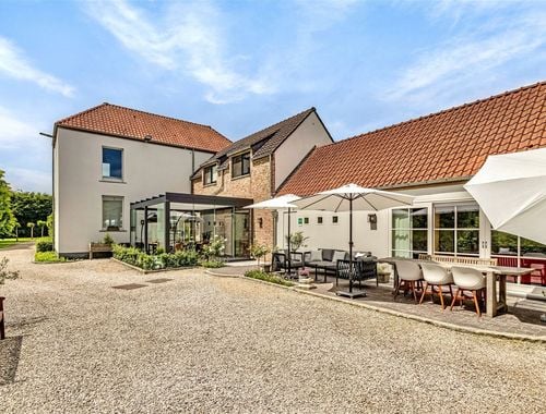                                         Château à vendre à Oudenaarde, € 998.000
