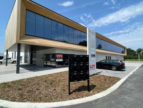                                         Kantoorruimte te koop in Olsene, € 672.100
