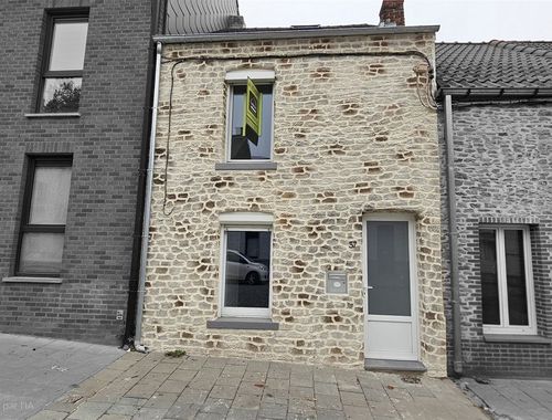                                         Eengezinswoning te koop in Péruwelz, € 145.000
