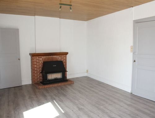                                         Appartement à louer à Roucourt, € 625
