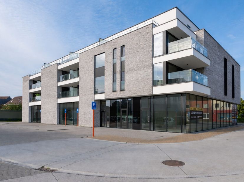 Handelspand op maat van uw concept<br />
Het handelspand wordt casco opgevelerd, waardoor u als koper volledige vrijheid geniet inzake indeling, techn